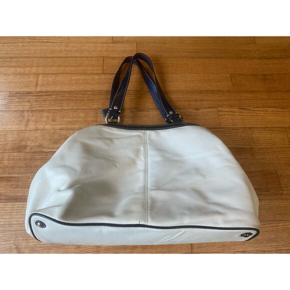 VTG Coach Beige & Navy Leather Tote Handbag With Kiss Lock Closure & Front Zip - Picture 2 of 8